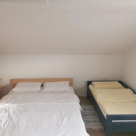 House Crkvina * Srednji Busevic