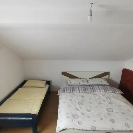 House Crkvina Kır Evi *