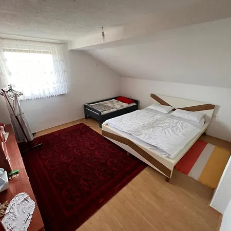 House Crkvina * Srednji Busevic