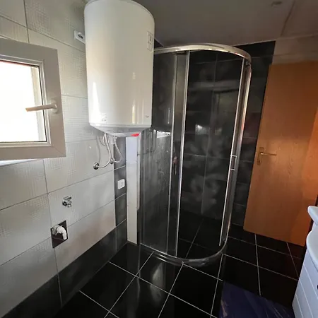 House Crkvina * Srednji Busevic